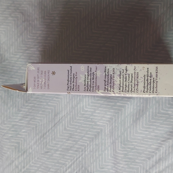 Sold Santa Red Christmas Nails Limited Edition - Picture 4 of 9